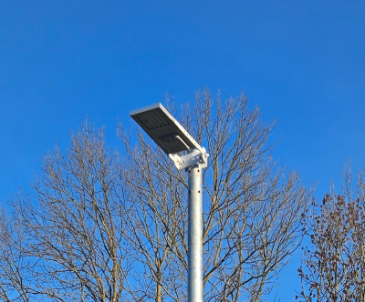 Lampa uliczna solarna LED Gemini 18 z czujnikiem ruchu, 3 tryby pracy