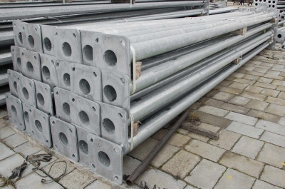 Słup stalowy oświetleniowy stożkowy 2,5mm 3-6m