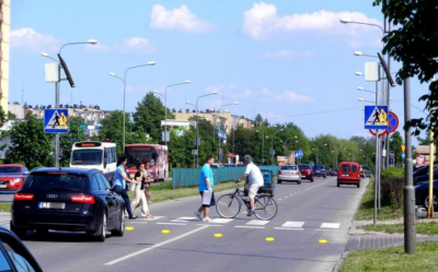 Aktywny znak drogowy solarny Kroczący ludzik (bez słupka)