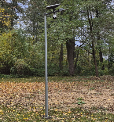 Latarnia solarna uliczna z kamerą CCTV Wifi 4G ze słupem i fundamentem
