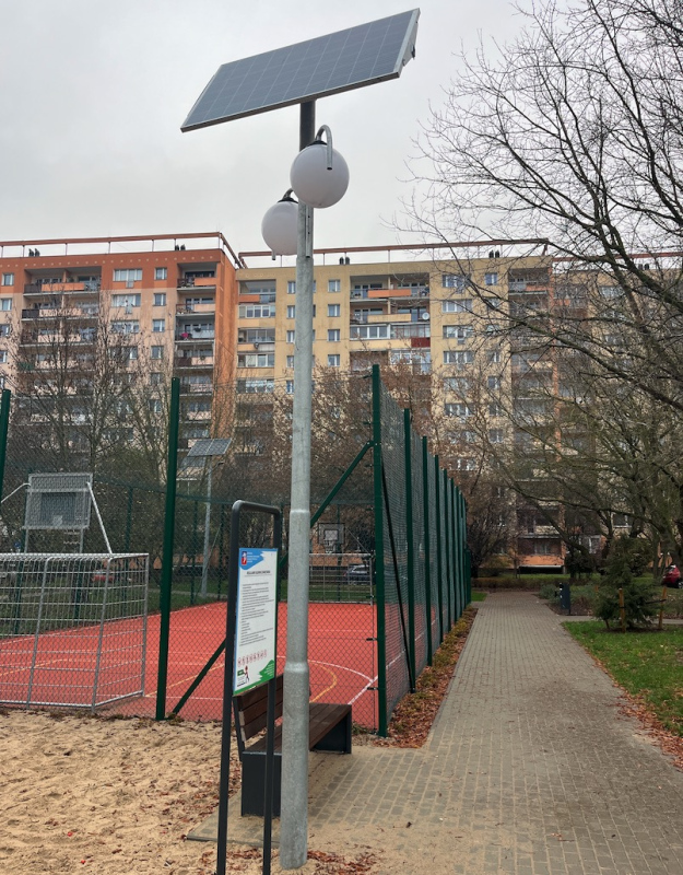 Latarnie solarne na osiedlu w Szczecinie