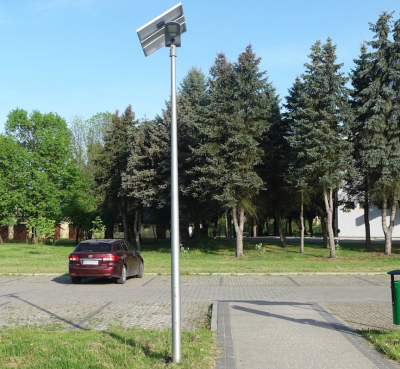 Lampa solarna Delphini II (LED 40W panel 105W) słup aluminiowy 3m i fundament