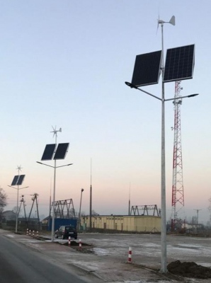 Lampa hybrydowa LED 2x30W / panele 2x200W / turbina 300W / słup 6m / aku 2x120Ah