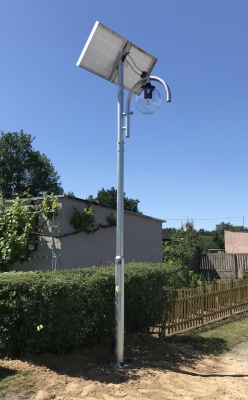 Latarnia solarna LED 8W / panel 275 / maszt 4,5m / aku 100Ah